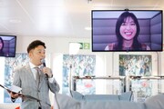 左から斉藤優、南沢奈央。