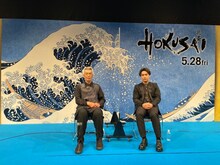 TOKYO MX「週末ハッピーライフ！お江戸に恋して」より。左から田中泯、柳楽優弥。