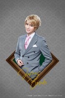 大湖せしる扮するジェームズ・ボンド。