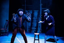 劇団「地蔵中毒」前回公演「宴たけなわ 天高く円越える 孫世代」より。（撮影：塚田史香）