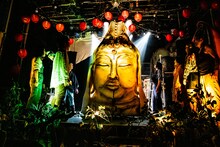 劇団「地蔵中毒」前回公演「宴たけなわ 天高く円越える 孫世代」より。（撮影：塚田史香）