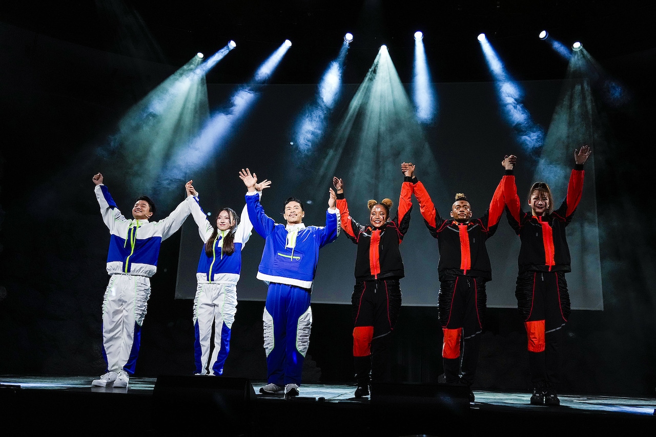 MATSUぼっち」開幕、松本利夫がサックス演奏＆ダンス披露「パワーや