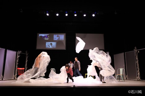 インクルーシブ・シアタークリエーション・プロジェクト 日・英・バングラデシュ 3か国共同事業「テンペスト~はじめて海を泳ぐには~」より。(c)石川純