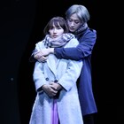 手話と歌声で“心の声”届ける、豊原江理佳・前山剛久らの「ゆびさきと恋々」開幕
