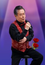 トム・プロジェクト プロデュース「風間杜夫ひとり芝居『帰ってきたカラオケマン』」ビジュアル