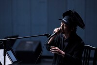 KAAT神奈川芸術劇場プロデュース「未練の幽霊と怪物」の「挫波」より。（撮影：高野ユリカ / Yurika Kono）