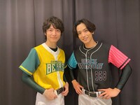 左から和田琢磨、黒羽麻璃央。