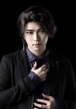 須賀京介扮する嫉妬（レヴィアタン）。