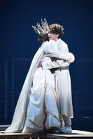 パルコ・プロデュース「首切り王子と愚かな女」ゲネプロより。