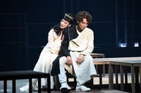 パルコ・プロデュース「首切り王子と愚かな女」ゲネプロより。