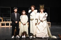 パルコ・プロデュース「首切り王子と愚かな女」フォトセッションの様子。