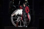 舞台「サンソンールイ16世の首を刎ねた男ー」東京公演より。(撮影:田中亜紀)
