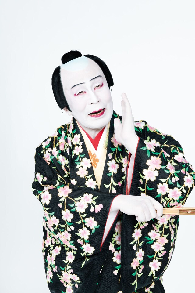 松本白鸚扮する山蔭右京。(c)松竹