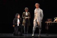 舞台「サンソンールイ16世の首を刎ねた男ー」東京公演より。（撮影：田中亜紀）