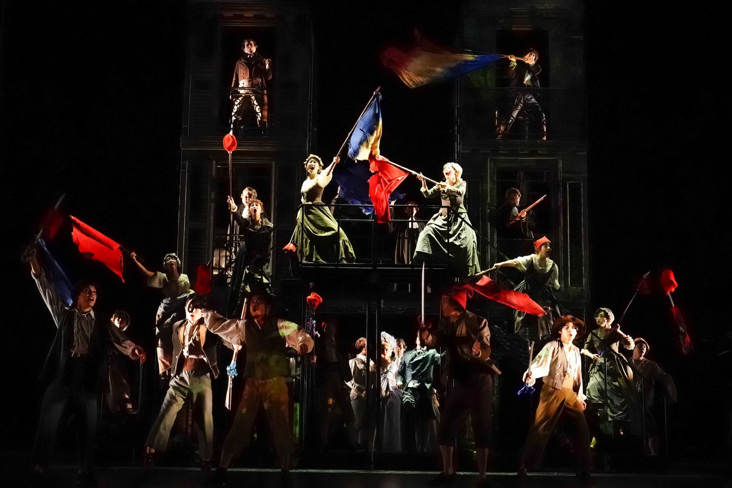 舞台「サンソンールイ16世の首を刎ねた男ー」東京公演より。（撮影：田中亜紀）