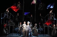 舞台「サンソンールイ16世の首を刎ねた男ー」東京公演より。（撮影：田中亜紀）