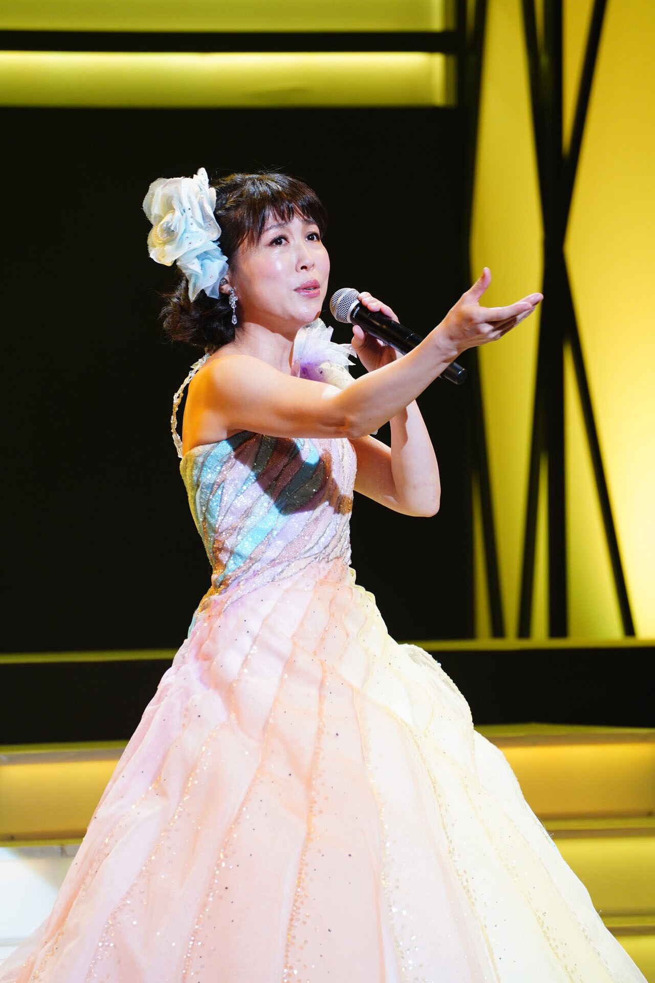 水森かおり公演」第2部「水森かおりコンサートin明治座」より