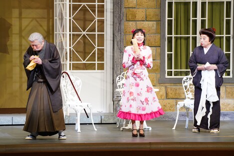 「水森かおり公演」第1部 「笑劇 大正浪漫～令嬢、難儀を引き受ける？～」より。