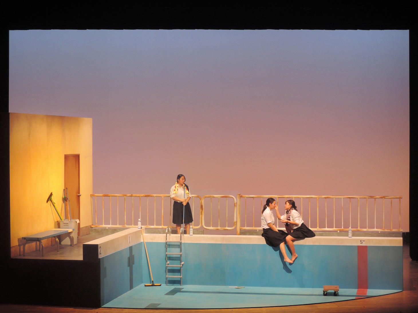 徳島市立高等学校演劇部「水深ゼロメートルから」より。