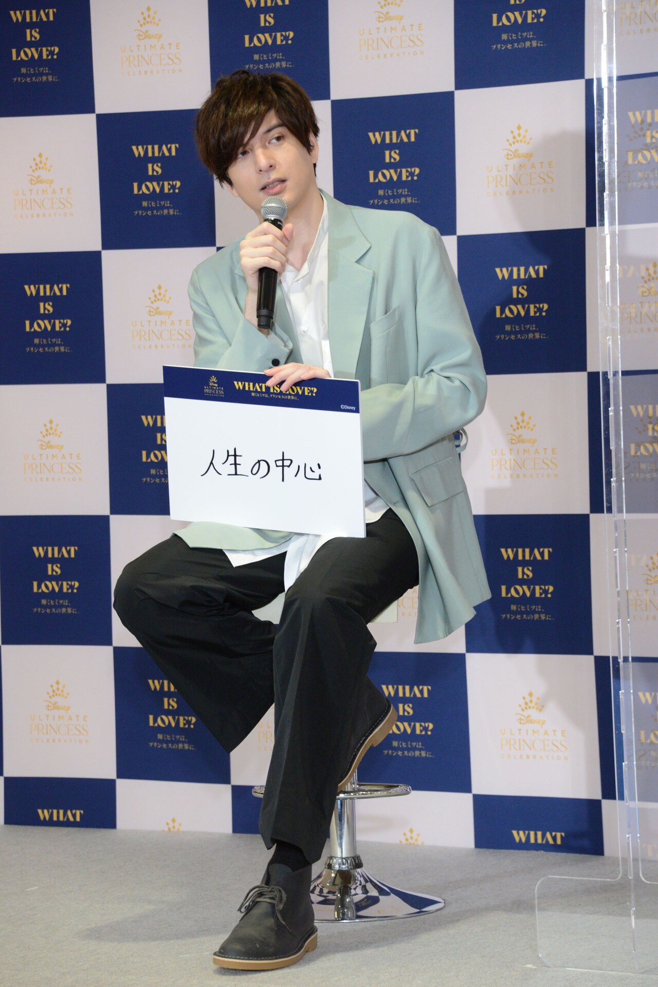 城田優が清水美依紗に「アンコール！」ディズニープリンセス展が