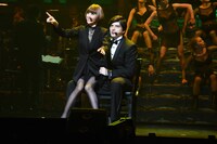 米倉涼子×城田優「SHOWTIME」より。