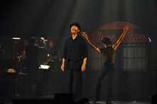 米倉涼子×城田優「SHOWTIME」より。