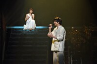 米倉涼子×城田優「SHOWTIME」より。