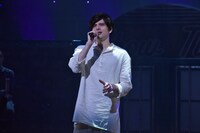 米倉涼子×城田優「SHOWTIME」より。