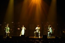 米倉涼子×城田優「SHOWTIME」より。