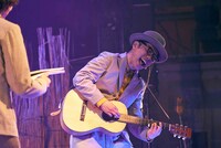 近藤良平（コンドルズ）×永積崇（ハナレグミ）「great journey 5th」より。