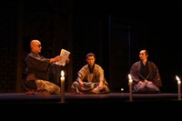 劇団扉座 第70回公演 劇団創立40周年記念「解体青茶婆」より。