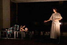 エンニュイ「Performance of the day『無表情な日常・感情的な毎秒』6月公演」より。（撮影：藤澤孝代）