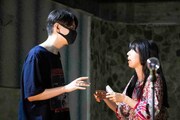 エンニュイ「Performance of the day『無表情な日常・感情的な毎秒』6月公演」より。（撮影：藤澤孝代）