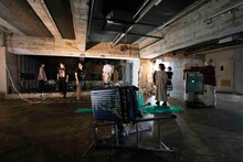 エンニュイ「Performance of the day『無表情な日常・感情的な毎秒』6月公演」より。（撮影：藤澤孝代）