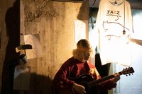 エンニュイ「Performance of the day『無表情な日常・感情的な毎秒』6月公演」より。（撮影：藤澤孝代）