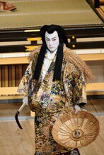 市川海老蔵扮する早雲王子。(c)松竹