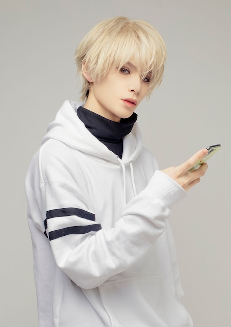 平賀勇成扮する平成。