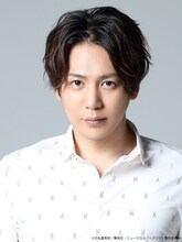 アメリカ役の磯貝龍乎。