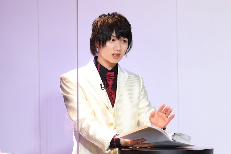俳優たちがカラオケ勝負 エチュード 植田圭輔mcの 2 5ちゃんねる みるハコで配信 ステージナタリー