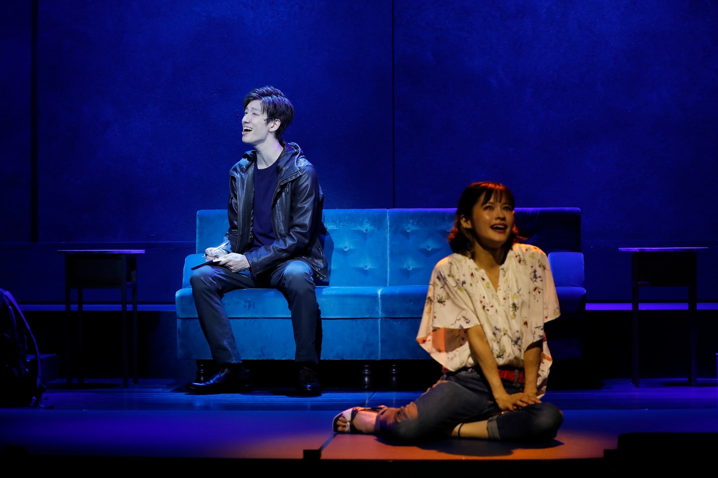 オフ・ブロードウェイミュージカル「The Last 5 Years」より、水田航生＆昆夏美ペアの公演の様子。