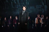 ミュージカル「レ・ミゼラブル」より、三浦扮するマリウス。（写真提供：東宝演劇部）