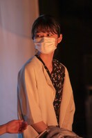 鵺的 第14回公演「夜会行（やかいこう）」より。（撮影：石澤知絵子）