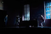 「Being at home with Claude～クロードと一緒に～」より。(c)Zu々（Photo by NORI）