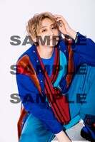 前山剛久ビジュアルブック「Artist」We!プレ limited store購入特典のサイン＆メッセージ入り2L判生写真。