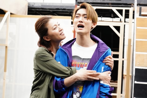 「ミュージカル『ジェイミー』稽古場オンライン“のぞき見会”」より。（撮影：田中亜紀）