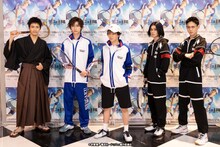 左から中河内雅貴、山田健登、今牧輝琉、土屋直武、GAKU。