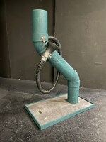 配管の前衛的な花瓶（通話管付き）