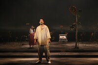 パルコ・プロデュース「リボルバー～誰が【ゴッホ】を撃ち抜いたんだ？～」より。（撮影：宮川舞子）