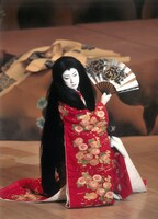 「日本振袖始」より。（撮影：福田尚武）