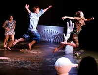 KAAT キッズ・プログラム 2021「ククノチ テクテク マナツノ ボウケン」より。（撮影：大洞博靖）